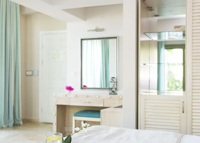 호텔 Marti La Perla (adults Only) 4*